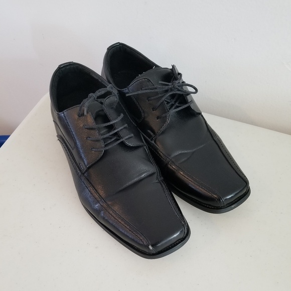 Black men's dress shoes - Picture 2 of 4